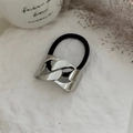 Elastico per capelli nero minimalista con grande maglia di catena in metallo argento lucido - Stile a Catena Grande (0026) / Argento