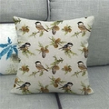 Détail de la taie d'oreiller en lin avec imprimé vintage de branche de pin et oiseau - Style Mésange et Branche de Pin Vintage (2)