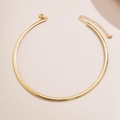Minimalistischer vergoldeter Rundrohr-Choker mit Karabinerverschluss und Verlängerungskette - Gold