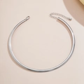 Poliertes silbernes Punk-Choker-Halsband mit verstellbarem Karabinerverschluss und Kette - Silber