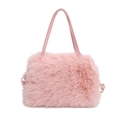 Elegante Handtasche aus rosa Kunstpelz mit PU-Riemen und goldenen Metallschnallen - Hellrosa