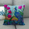 Dettaglio della fodera per cuscino in lino con pavone e tulipani dipinti a olio - 45*45cm / Motivo Pavone Blu e Tulipani (11)