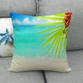 Dettaglio della stampa di palme e spiaggia tropicale su federa decorativa in lino - 45x45 cm / Paesaggio Balneare Tropicale (1)