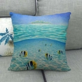 Dettaglio della federa in lino con pesci tropicali e scena marina oceanica sul divano - Stile Pesci Oceano Blu (3)