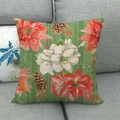 Housse de coussin de Noël en lin avec fleurs rouges et pommes de pin sur fond vert - Floral de Noël à Rayures Verticales Vertes / 45x45 cm