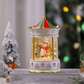 Dettaglio di carillon natalizio con pupazzo di neve, neve artificiale e luci festive - Pupazzo di Neve Bianco