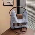 Versatile borsa tote in denim azzurro con cinturini in pelle e design vintage - Blu Denim