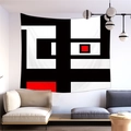 Tapisserie géométrique abstraite moderne noire blanche rouge dans un salon minimaliste - Blocs Abstraits Géométriques (7)