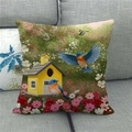 Detalle de funda de lino con pájaros azules y casita de pájaros con flores - Estilo de Casa de Pájaros de Jardín Y Pájaros Azules (2) / 45x45cm