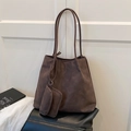 Borsa tote retrò in pelle opaca marrone scuro con goffratura e pochette piccola abbinata - Marrone