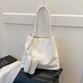 Borsa tote minimalista in pelle beige opaca con astuccio per l'uso quotidiano donna - Bianco