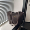 Grande borsa tote vintage in ecopelle color caffè con spallacci da donna - Caffè scuro