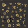 Vue détaillée d'autocollants flocons de neige dorés sur une surface vitrée - Style de Combinaison de Flocons de Neige Dorés (DR-81)