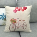Valentinstag Kissenbezug aus Leinen mit Tandem und Herzballons auf grauem Sofa - Tandem-Fahrrad mit Luftballons Stil(20)