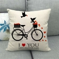 Detalle de funda de cojín de lino de San Valentín con bicicleta y texto I Love You - Patrón Bicicleta Corazón (1)