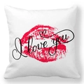 Détail de la taie d'oreiller blanche avec imprimé lèvres rouges et texte I Love You - Texte d'Empreinte de Lèvres (6) / 45x45cm