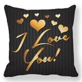 Détail de housse de coussin noire avec rayures texturées et motifs de cœurs dorés - Cadeau Or Noir (14) / 45x45cm