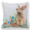 Housse de coussin lapin de Pâques et fleurs aquarelle en peau de pêche - Lapin en Pot à l'Aquarelle Rurale (33)