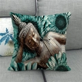 Housse de coussin en lin avec motif bouddha Amitabha et lotus sur canapé gris - Bouddha Couché et Tournesols Turquoise Style (8)