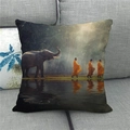 Leinen-Kissenbezug mit hochauflösendem buddhistischem Kunstdruck von Mönchen und Elefant - Waldelefant und Mönche Fotografie (15)