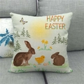 Funda de cojín de Pascua de lino con conejitos y huevos sobre fondo de sofá - Dos Conejos Pradera de Mariposas (7)