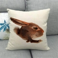 Leinen Kissenbezug mit Osterhase Print auf grauem Sofa für festliche Dekoration - 45x45cm / Humorvoller Stil Hasendruck