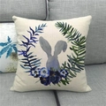Funda de cojín de lino con silueta de conejo de Pascua y estampado de helechos azules - 45x45cm