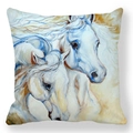 Détail d'une peinture d'art à l'aquarelle de deux chevaux sur une taie d'oreiller carrée - Motif Artistique Double Cheval Doux et Élégant (6)