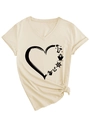 Detalle de camiseta beige con cuello en V y gráficos de corazón y palmas náuticas - S / Arena (Estampado Negro)
