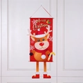Detail der roten Frohe Weihnachten Fahne mit Rentier und Strickmuster an einer weißen Tür - Hängebanner (Rotes Rentier)