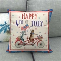 Detail van linnen kussensloop Onafhankelijkheidsdag met 4 juli kattenontwerp - Tandem Fiets Katten Patroon (4)