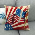 Leinen-Kissenbezug mit Cartoon-USA-Flagge Design auf einem grauen Sofa - Fliegende US-Flagge(3)