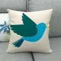 Détail de l'imprimé oiseau mignon sur une taie d'oreiller carrée en lin à surface texturée - Style Oiseau Volant Bloc de Couleur (7)