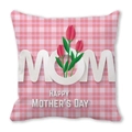 Dettaglio federa a quadretti rosa con scritta MOM 3D e tulipani rossi per la Festa della Mamma - Tulipani a Quadretti Rosa e Bianchi (5)
