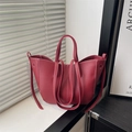 Borsa tote minimalista in pelle rossa con cuciture bianche e grande capacità - Rosso