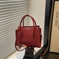 Bolso de mano cuadrado burdeos de moda con letras doradas y correa ajustable - Rojo