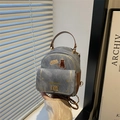 Mini-Rucksack aus Jeansstoff mit Katzenillustration und braunem Lederbesatz für Damen - Blau