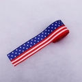 Ruban de la fête de l'indépendance avec étoiles et rayures du drapeau US sur blanc - Style Drapeau USA / 6 Mètres