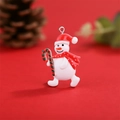 Detail eines festlichen Schneemann-Anhängers aus Harz mit rotem Hut für DIY-Dekoration - Schneemann mit Zuckerstange-Stil (18 Groß)