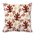 Motif détaillé de feuilles de chêne d'automne à l'aquarelle sur une housse de coussin - Feuilles de Chêne (1)