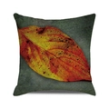 Housse de coussin en lin d'automne avec feuille d'érable orange sur fond vert foncé - Feuille Tombée de la Fin de l'Automne (7)