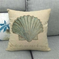 Detail eines Leinenkissenbezugs mit Muscheldruck, Stickerei und Shellabrate-Slogan - Grüner Jakobsmuschel-Stil (2)
