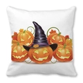Detailansicht Halloween Aquarell Kürbismuster mit Hexenhut auf einem quadratischen Kissenbezug - Zauberhut Kürbis-Stil