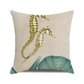 Détail d'une housse de coussin en lin avec imprimé aquarelle d'hippocampes vintage - 45x45cm / Style Hippocampe et Oursin Vintage (14)