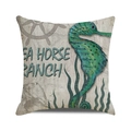 Détail d'une housse de coussin nautique avec hippocampe et texture en lin robuste - 45x45cm / Style Hippocampe et Boussole Nautique (17)