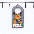 Dettaglio renna in feltro con scritta Merry Christmas e lettere Noel in legno naturale - Renna