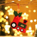 Pendaglio natalizio a trenino in feltro rosso con ricamo Merry Christmas e decorazione - Rosso