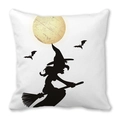 Halloween Kissenbezug mit Hexen Silhouette und Mond auf weißem Pfirsichhaut Stoff - Hexe reitet auf Besen Mond Stil (30)