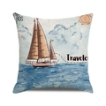 Retro nautischer Kissenbezug aus Leinen mit Segelboot-Motiv und Traveler-Schriftzug - Reisender Segelboot Thema / 45x45 cm