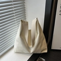 Elegante bolso tote de cuero blanco crema con luces y sombras para uso diario - Blanco